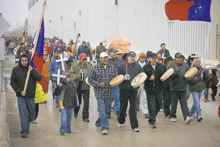 John Woods / the canadian press files About 400 members of the Pimicikamak Cree Nation march on the Manitoba Hydro Jenpeg power dam in Cross Lake in 2007, protesting against 30 years of unfulfilled commitments by the Manitoba government and Manitoba Hydro.